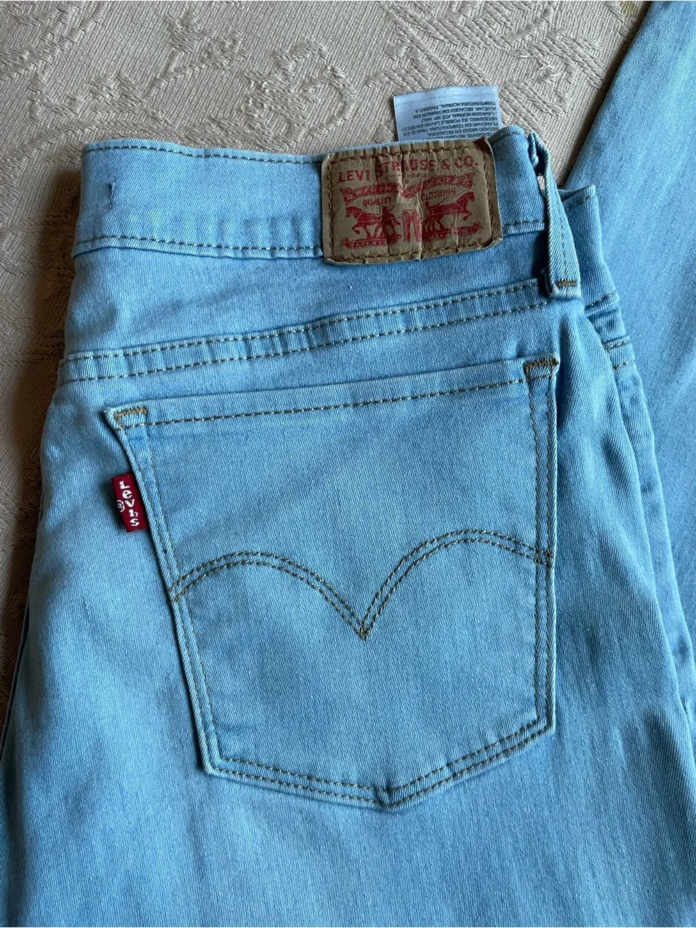 Levis light wash